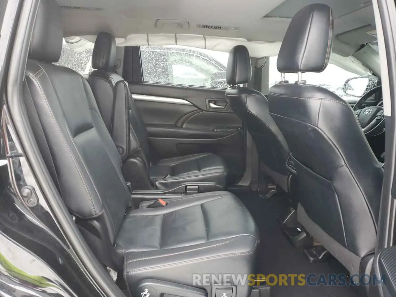 11 fotografías del automóvil dañado 5TDKZRFH9KS560034 TOYOTA HIGHLANDER 2019