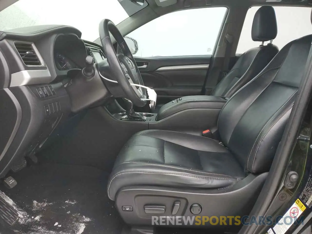 7 fotografías del automóvil dañado 5TDKZRFH9KS560034 TOYOTA HIGHLANDER 2019