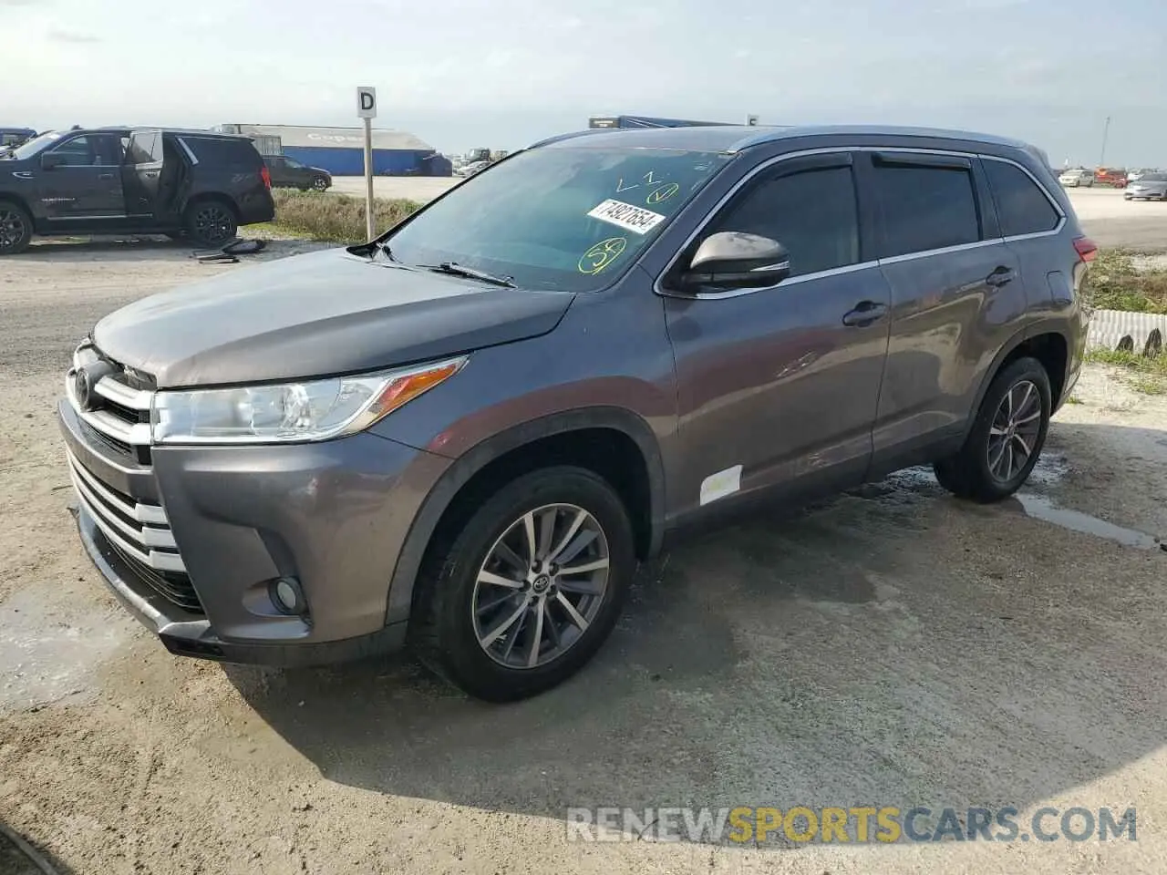 1 fotografías del automóvil dañado 5TDKZRFH9KS566111 TOYOTA HIGHLANDER 2019