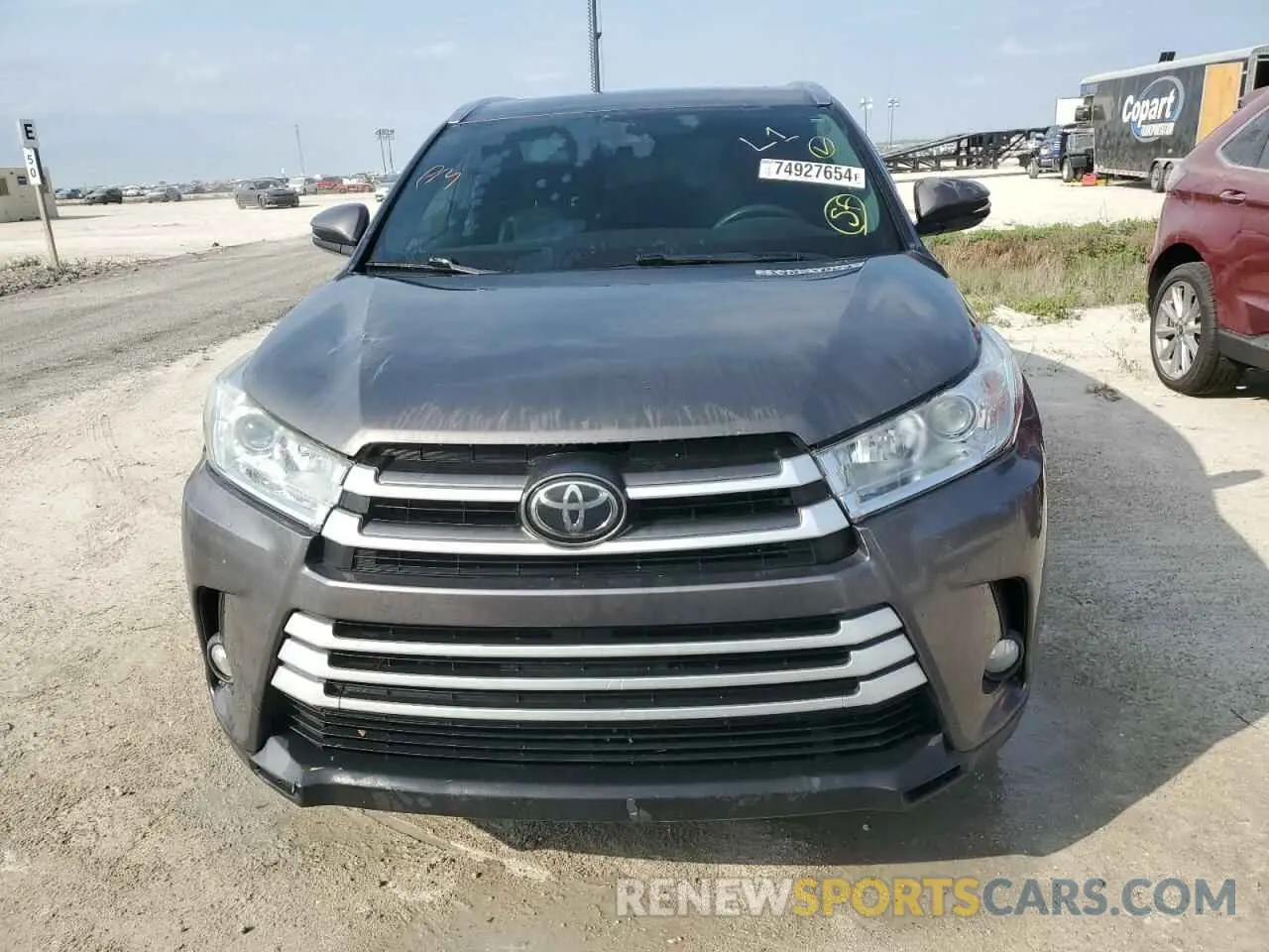5 fotografías del automóvil dañado 5TDKZRFH9KS566111 TOYOTA HIGHLANDER 2019