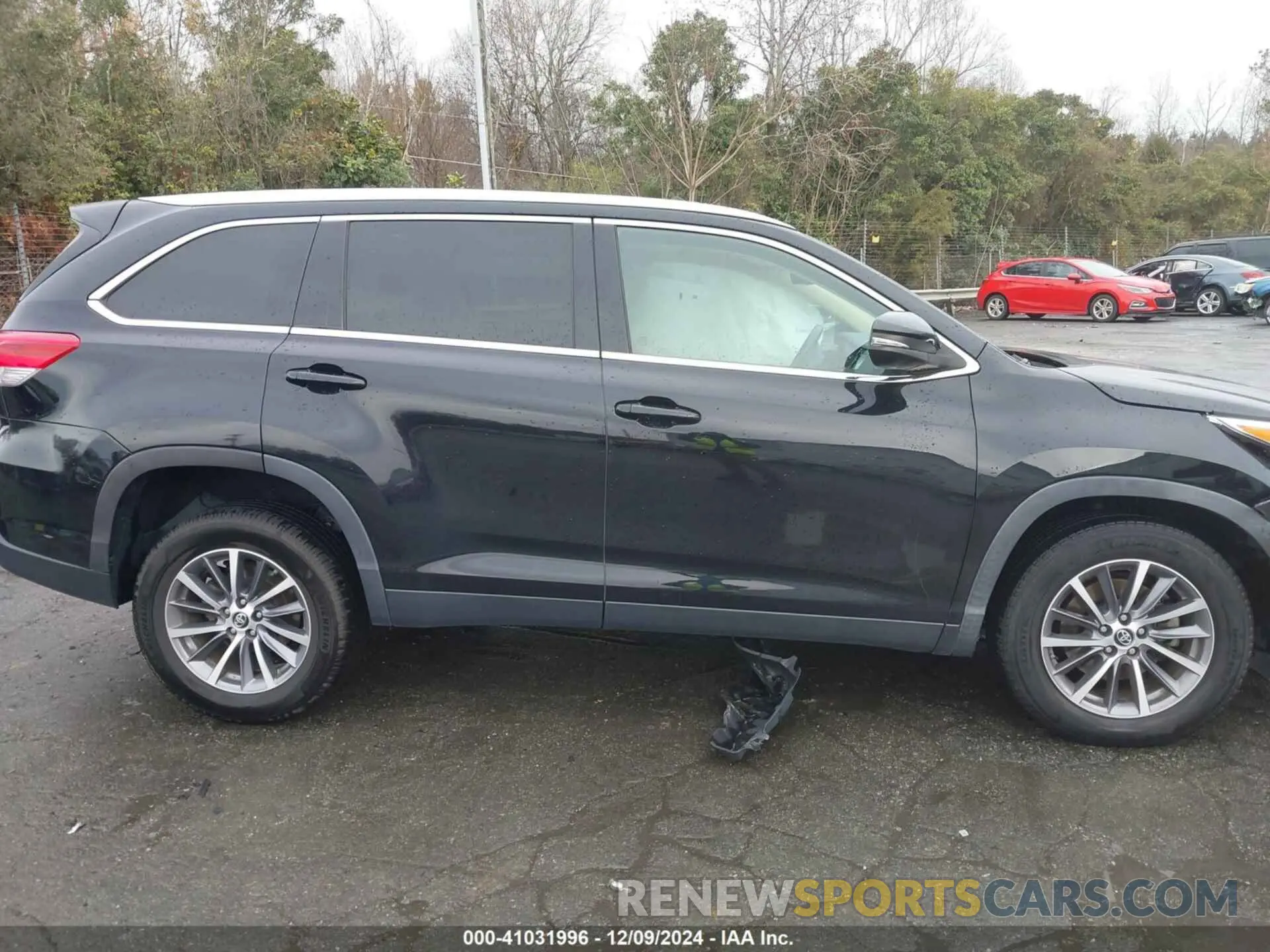 13 fotografías del automóvil dañado 5TDKZRFH9KS566223 TOYOTA HIGHLANDER 2019