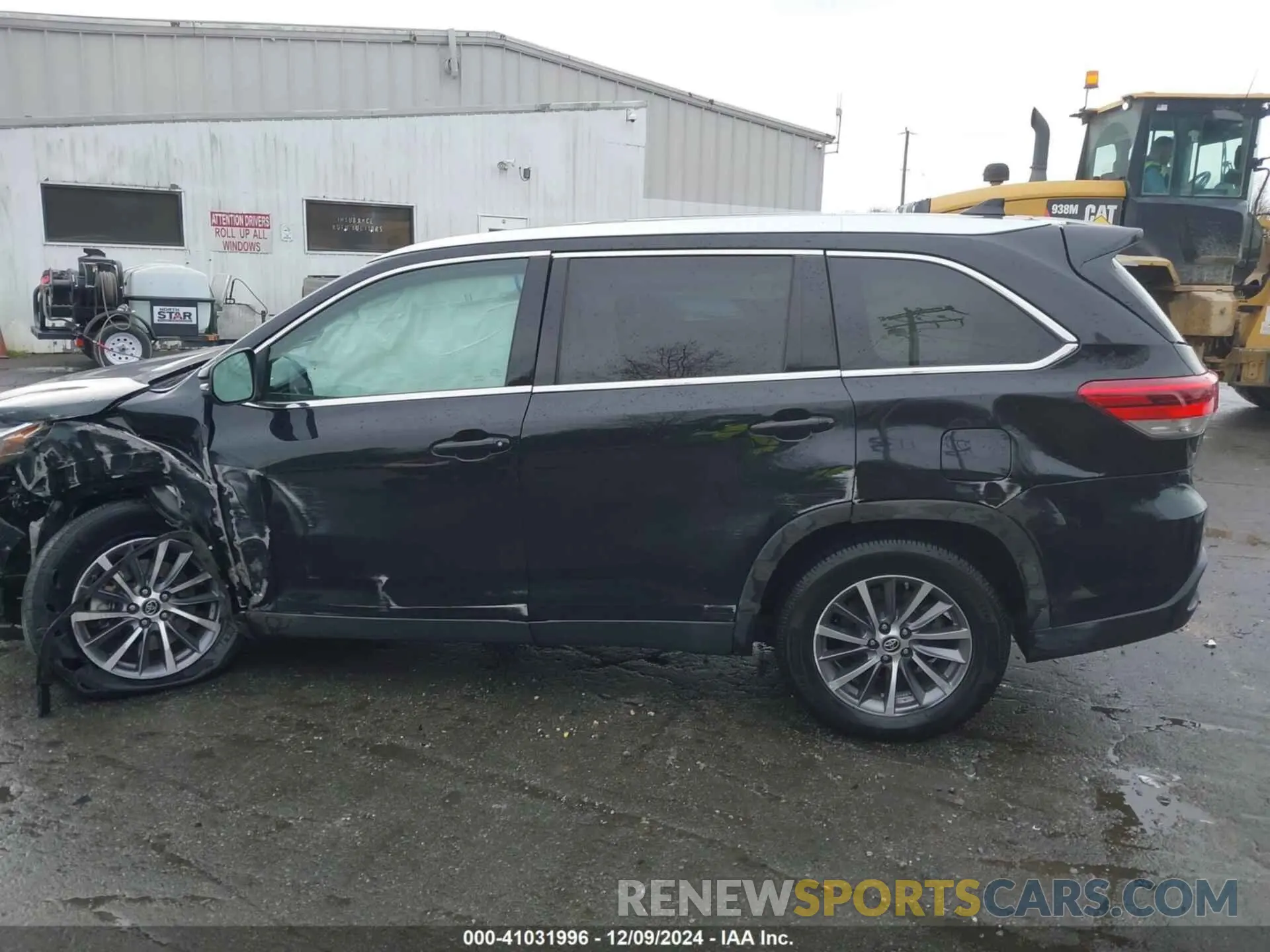14 fotografías del automóvil dañado 5TDKZRFH9KS566223 TOYOTA HIGHLANDER 2019