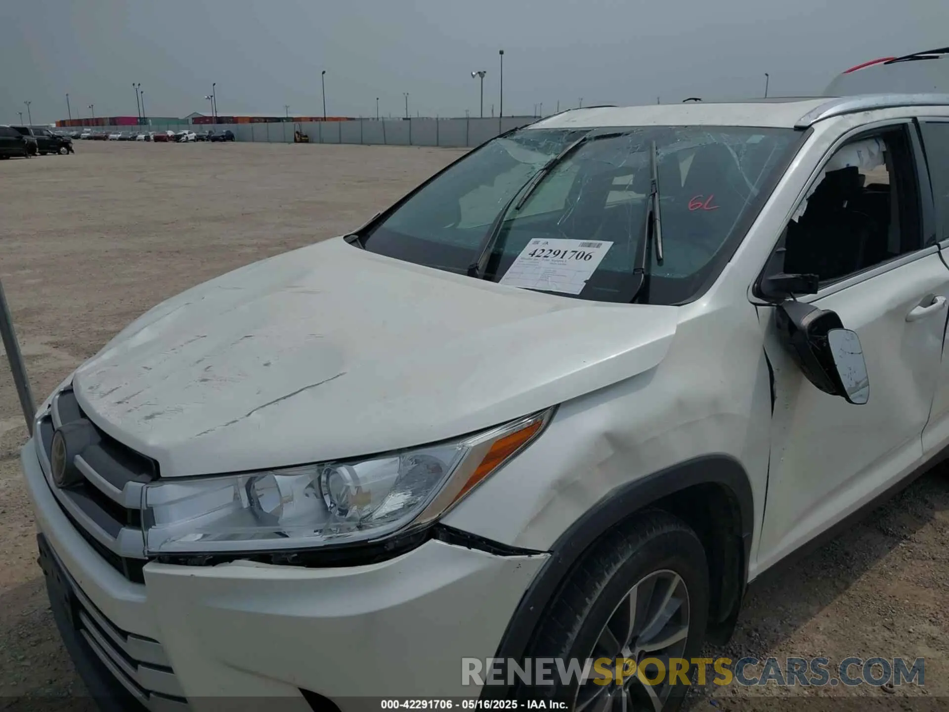 6 fotografías del automóvil dañado 5TDKZRFHXKS320278 TOYOTA HIGHLANDER 2019