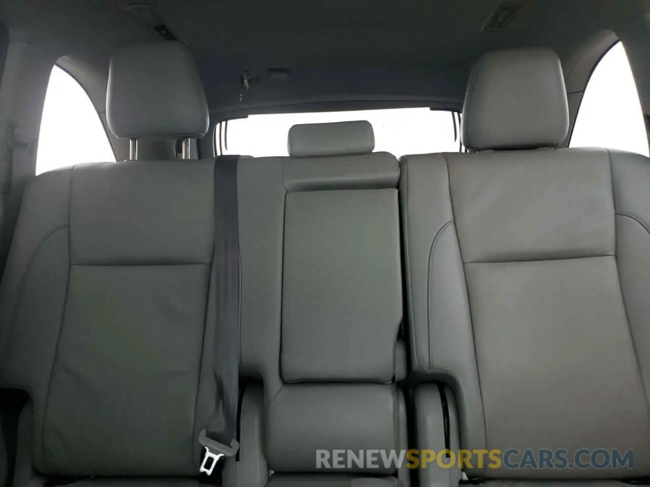 10 fotografías del automóvil dañado 5TDKZRFHXKS552573 TOYOTA HIGHLANDER 2019