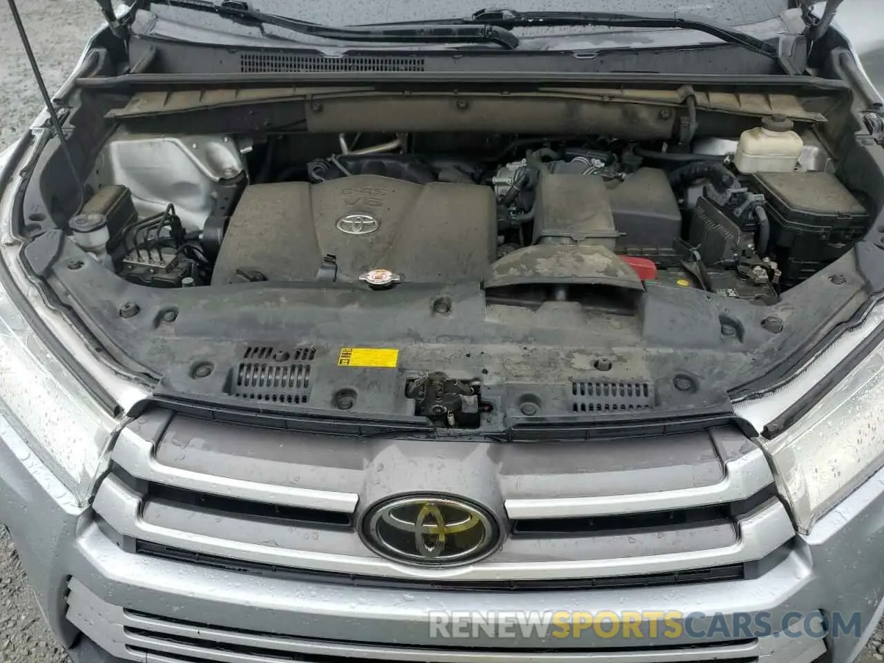 12 fotografías del automóvil dañado 5TDKZRFHXKS552573 TOYOTA HIGHLANDER 2019