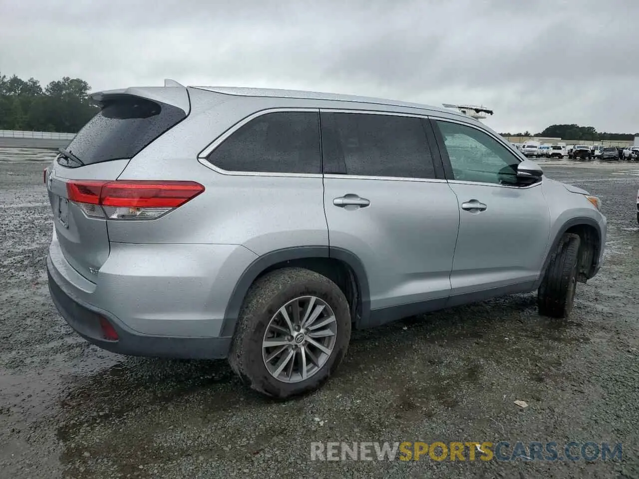 3 fotografías del automóvil dañado 5TDKZRFHXKS552573 TOYOTA HIGHLANDER 2019