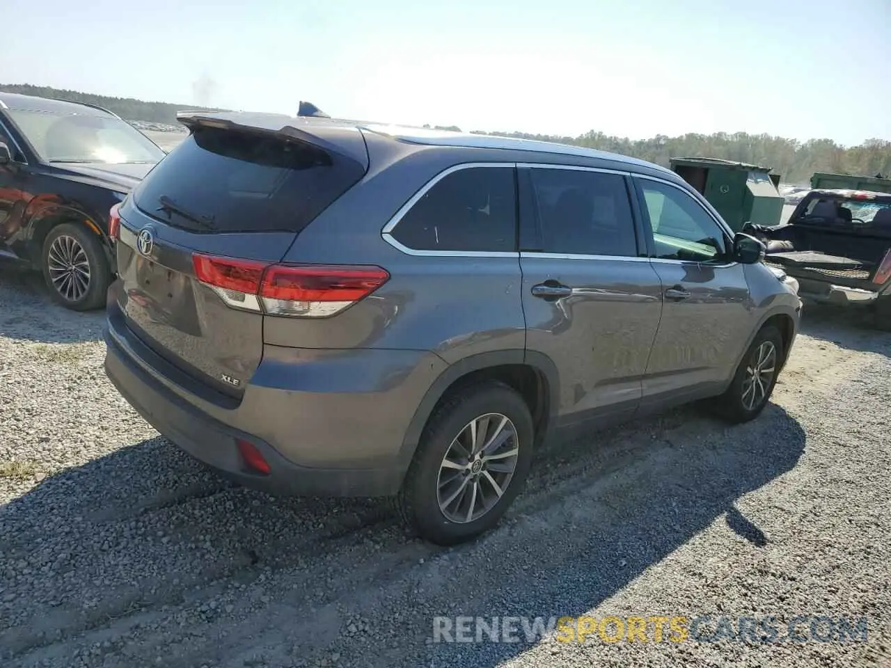 3 fotografías del automóvil dañado 5TDKZRFHXKS555523 TOYOTA HIGHLANDER 2019