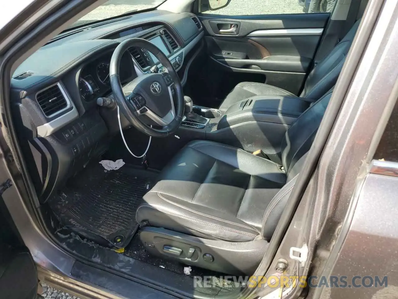 7 fotografías del automóvil dañado 5TDKZRFHXKS555523 TOYOTA HIGHLANDER 2019