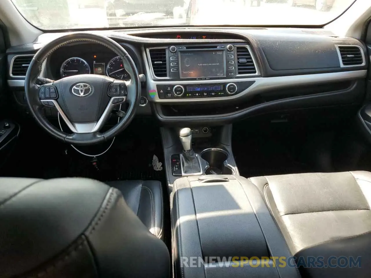 8 fotografías del automóvil dañado 5TDKZRFHXKS555523 TOYOTA HIGHLANDER 2019