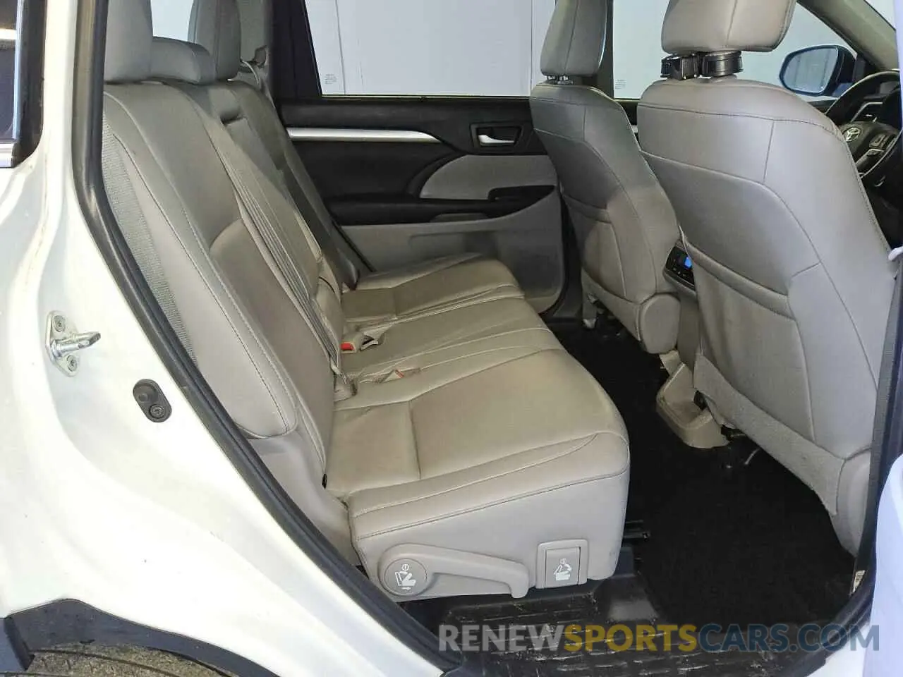 11 fotografías del automóvil dañado 5TDKZRFHXKS556199 TOYOTA HIGHLANDER 2019