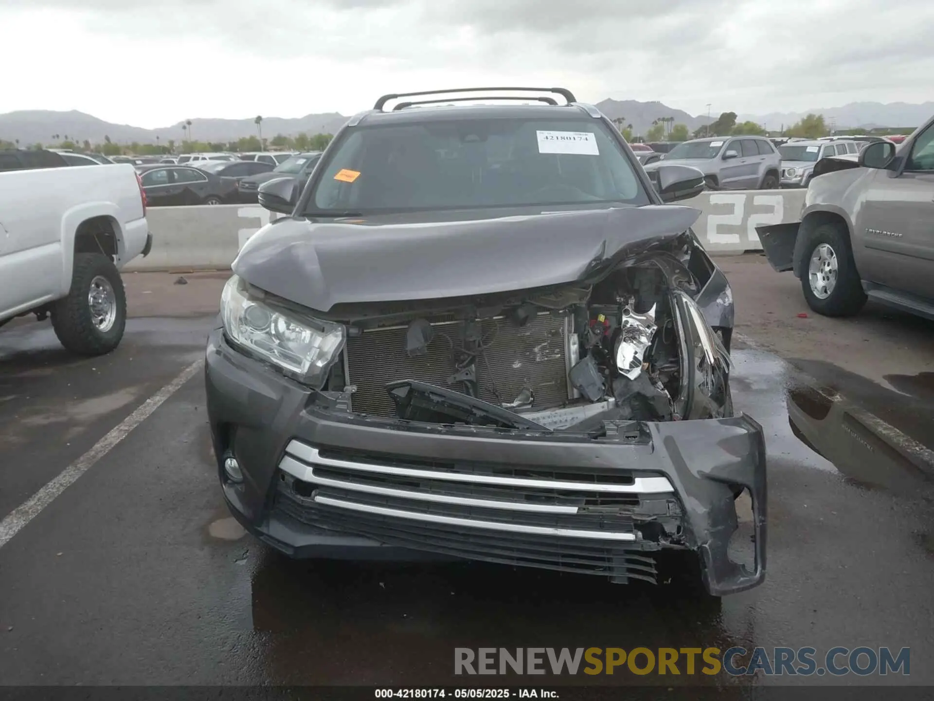 11 fotografías del automóvil dañado 5TDKZRFHXKS567882 TOYOTA HIGHLANDER 2019