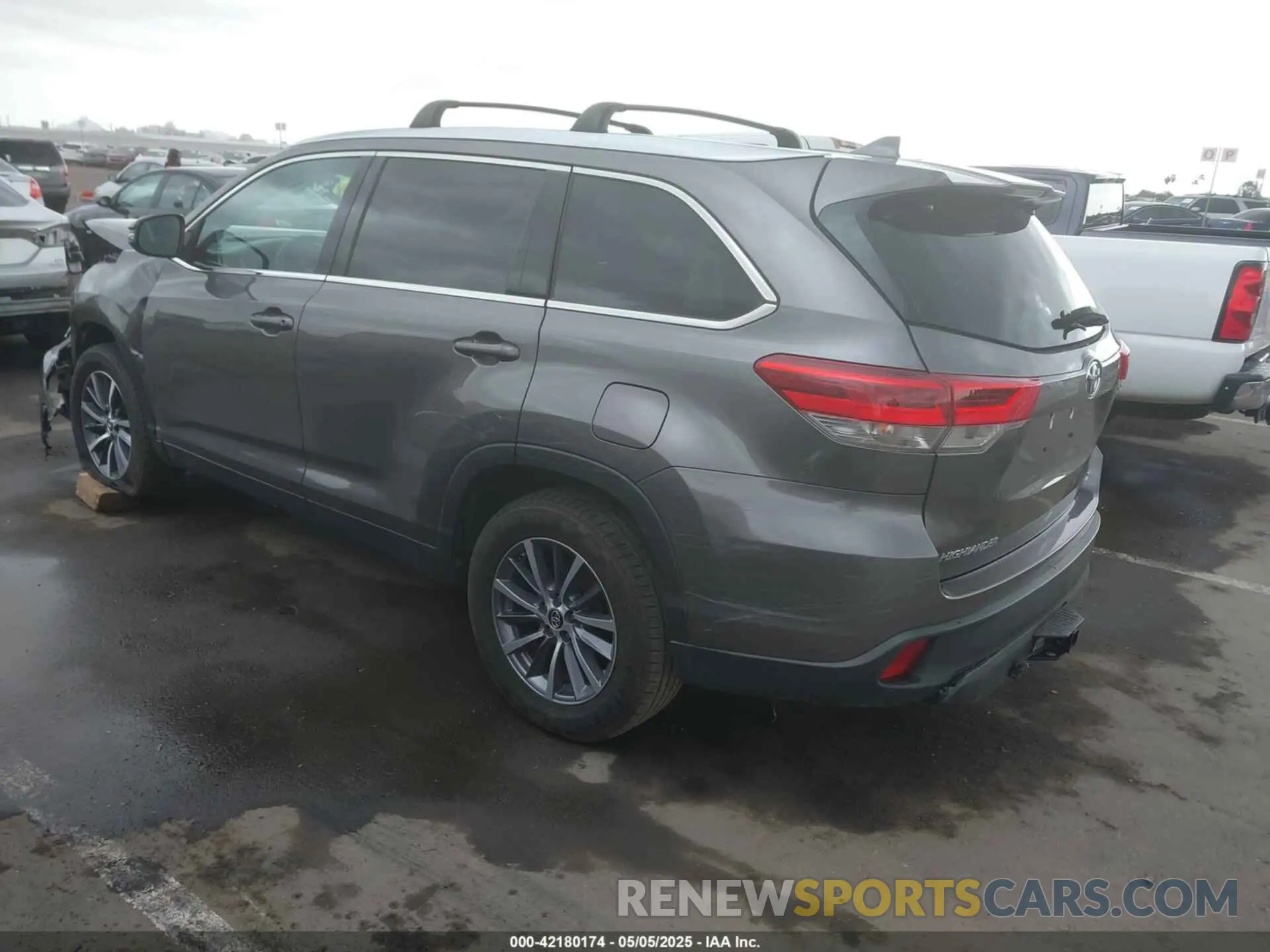 3 fotografías del automóvil dañado 5TDKZRFHXKS567882 TOYOTA HIGHLANDER 2019