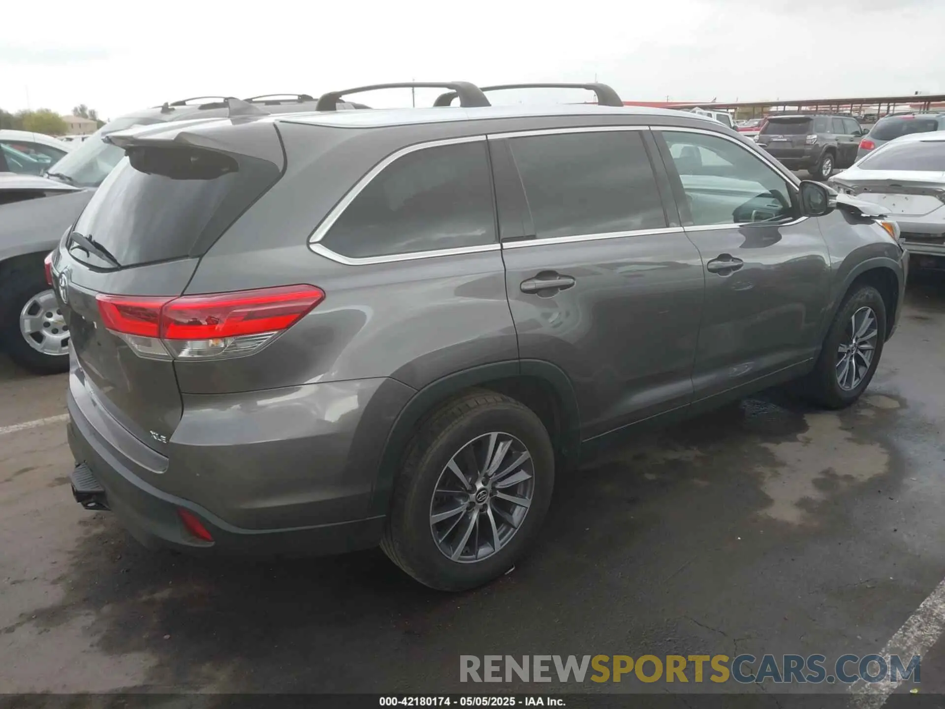 4 fotografías del automóvil dañado 5TDKZRFHXKS567882 TOYOTA HIGHLANDER 2019