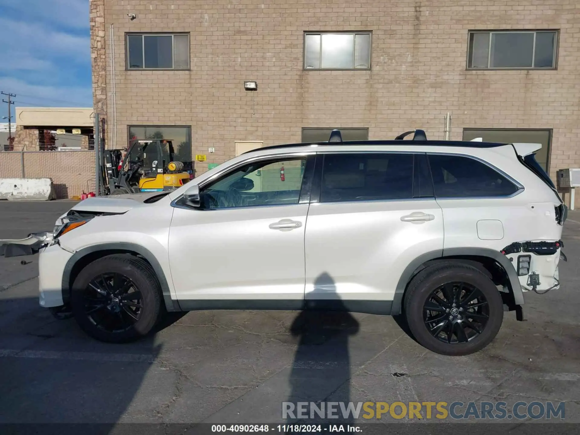 15 fotografías del automóvil dañado 5TDKZRFHXKS569373 TOYOTA HIGHLANDER 2019