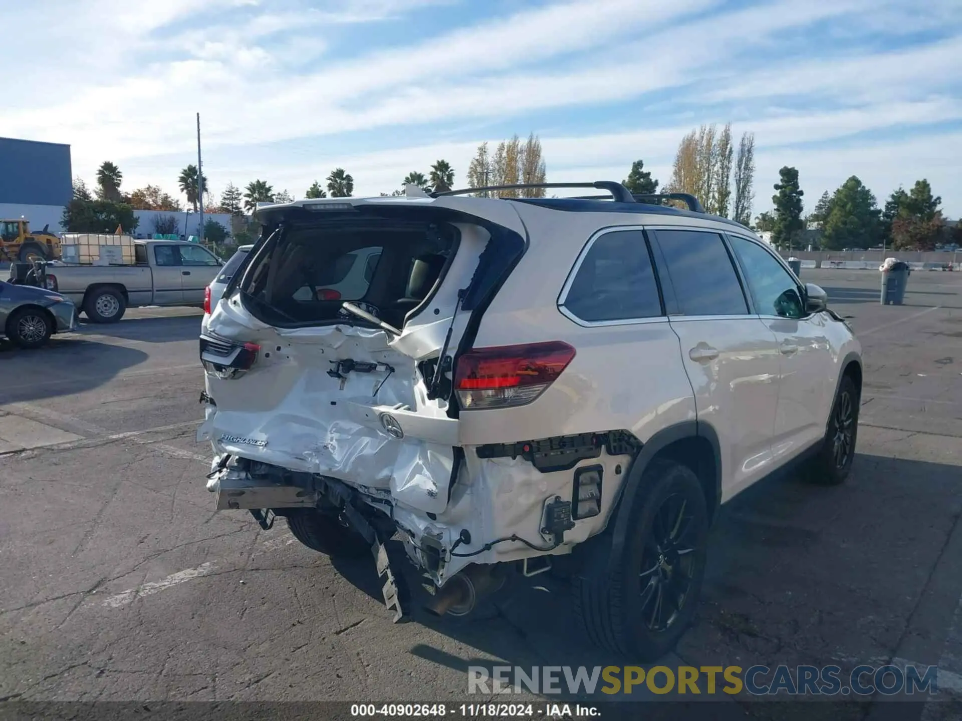 4 fotografías del automóvil dañado 5TDKZRFHXKS569373 TOYOTA HIGHLANDER 2019