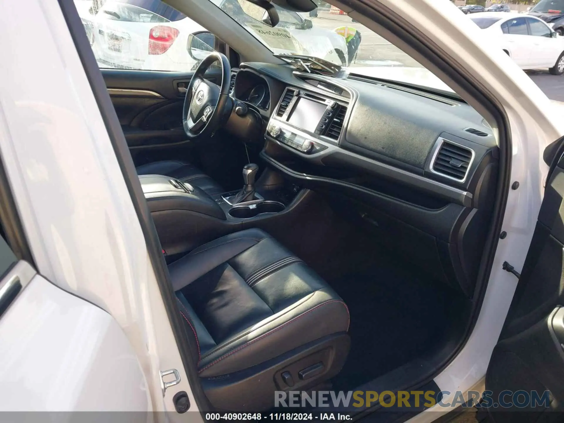 5 fotografías del automóvil dañado 5TDKZRFHXKS569373 TOYOTA HIGHLANDER 2019