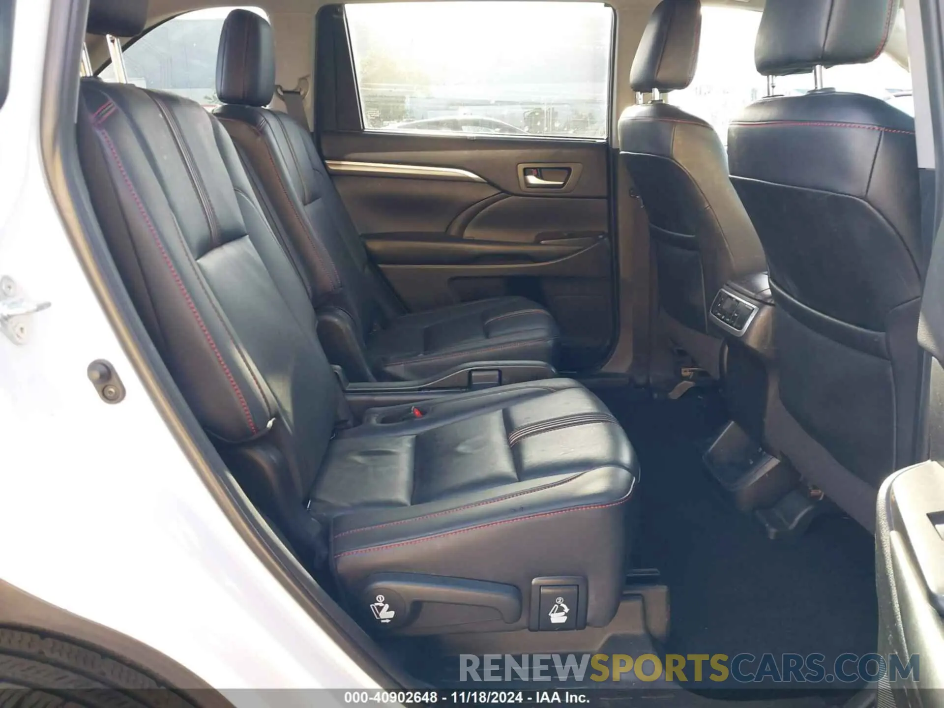 8 fotografías del automóvil dañado 5TDKZRFHXKS569373 TOYOTA HIGHLANDER 2019