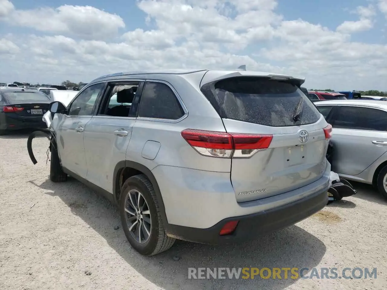 3 fotografías del automóvil dañado 5TDKZRFHXKS573830 TOYOTA HIGHLANDER 2019
