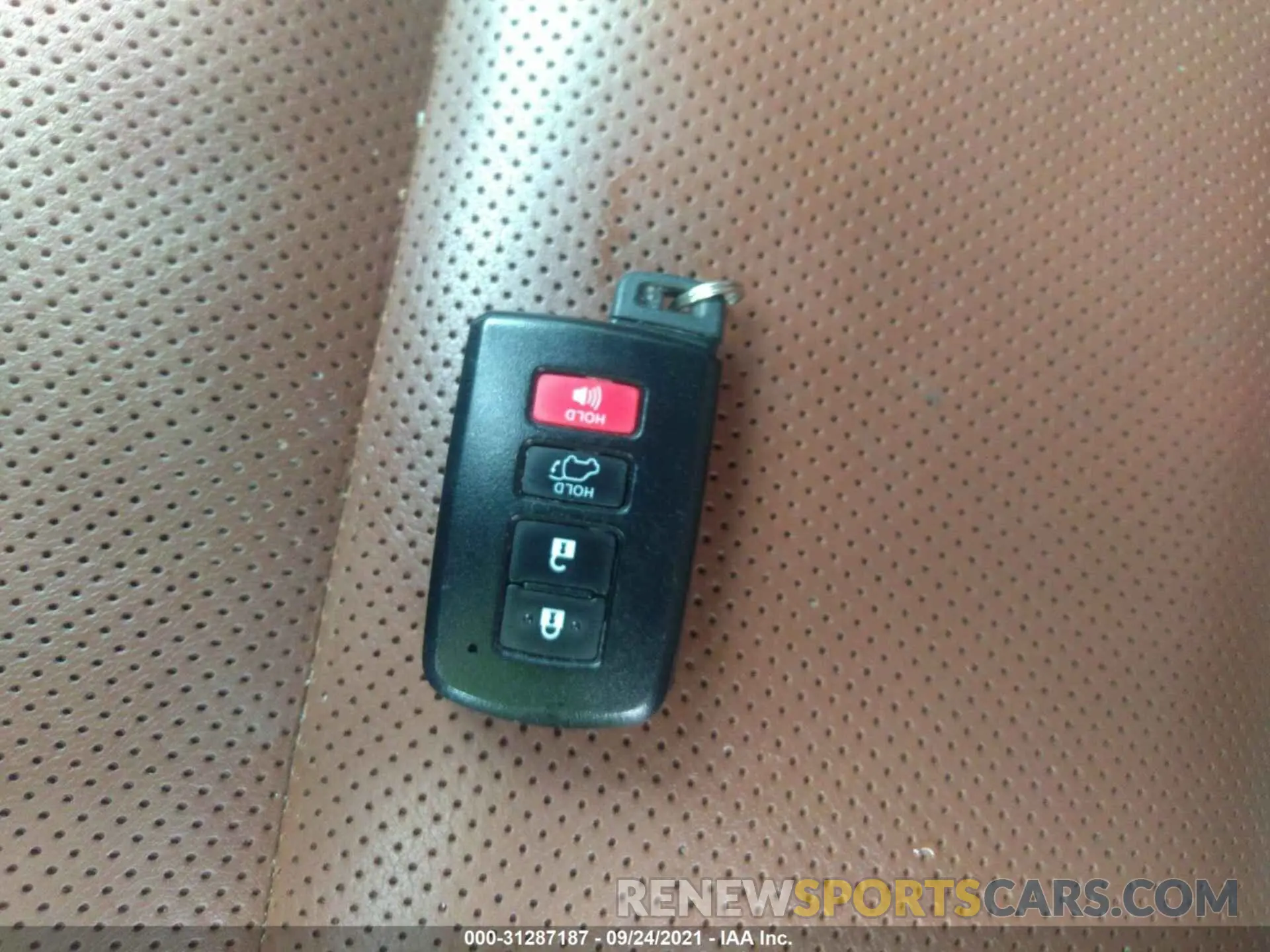 11 fotografías del automóvil dañado 5TDYZRFH0KS331820 TOYOTA HIGHLANDER 2019