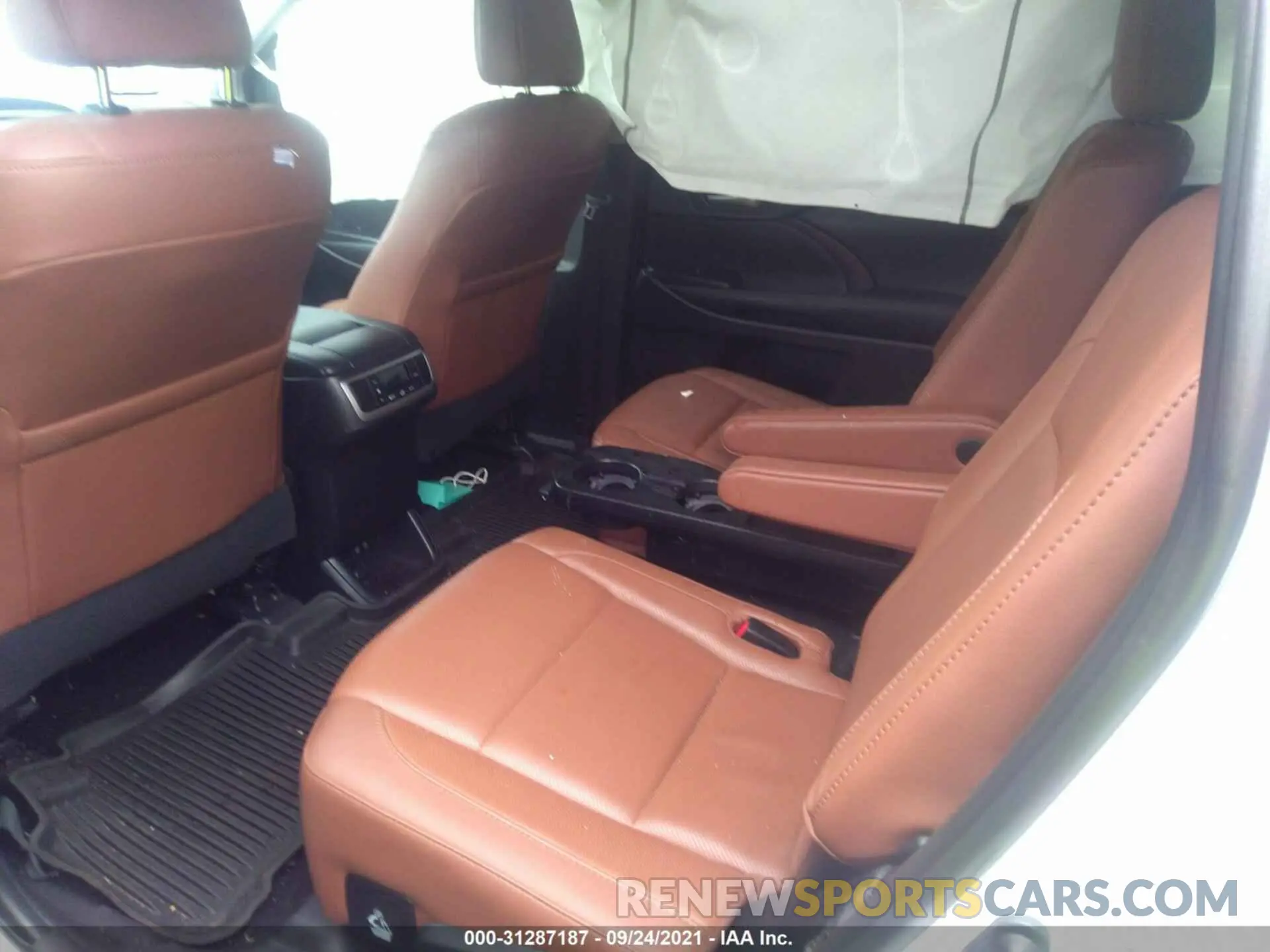 8 fotografías del automóvil dañado 5TDYZRFH0KS331820 TOYOTA HIGHLANDER 2019