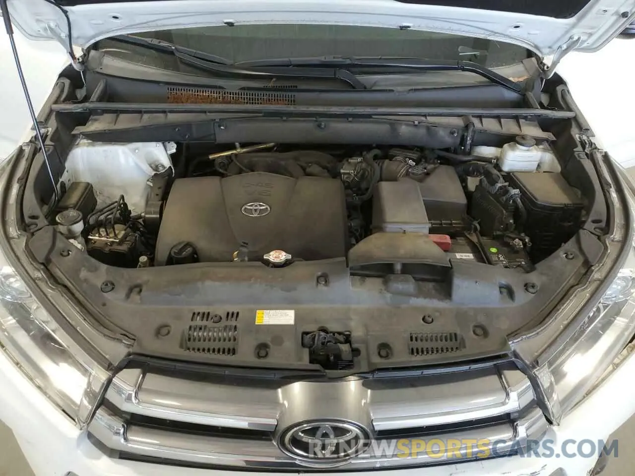 12 fotografías del automóvil dañado 5TDYZRFH0KS360122 TOYOTA HIGHLANDER 2019