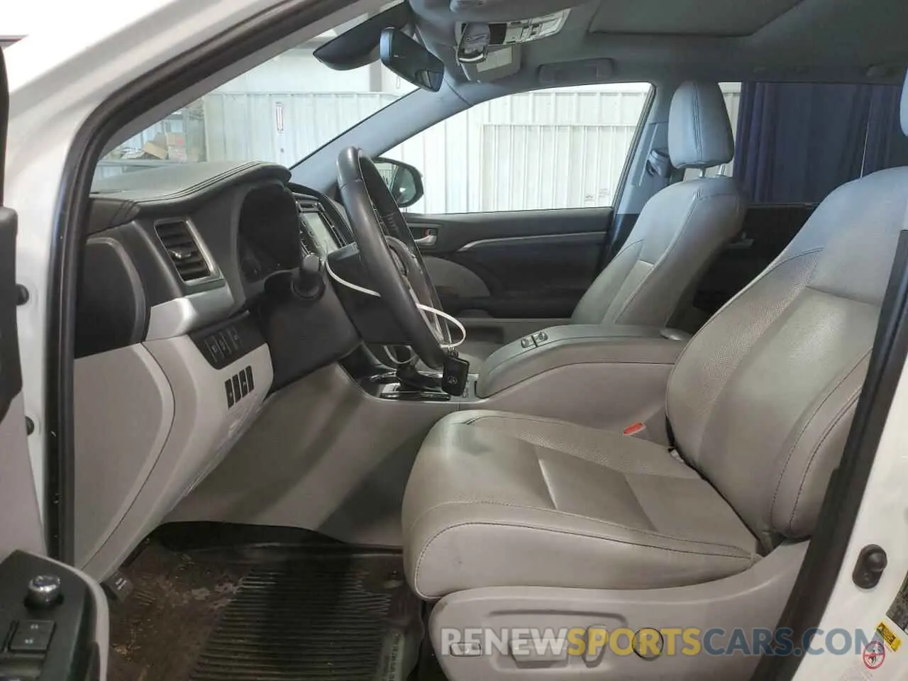 7 fotografías del automóvil dañado 5TDYZRFH0KS360122 TOYOTA HIGHLANDER 2019