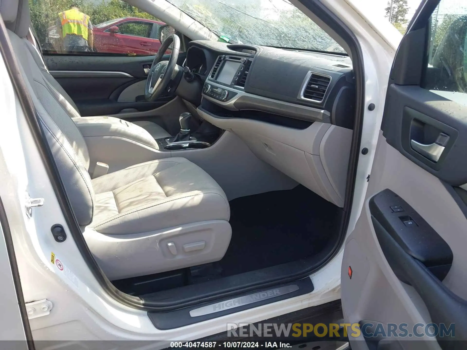 5 fotografías del automóvil dañado 5TDYZRFH3KS312016 TOYOTA HIGHLANDER 2019