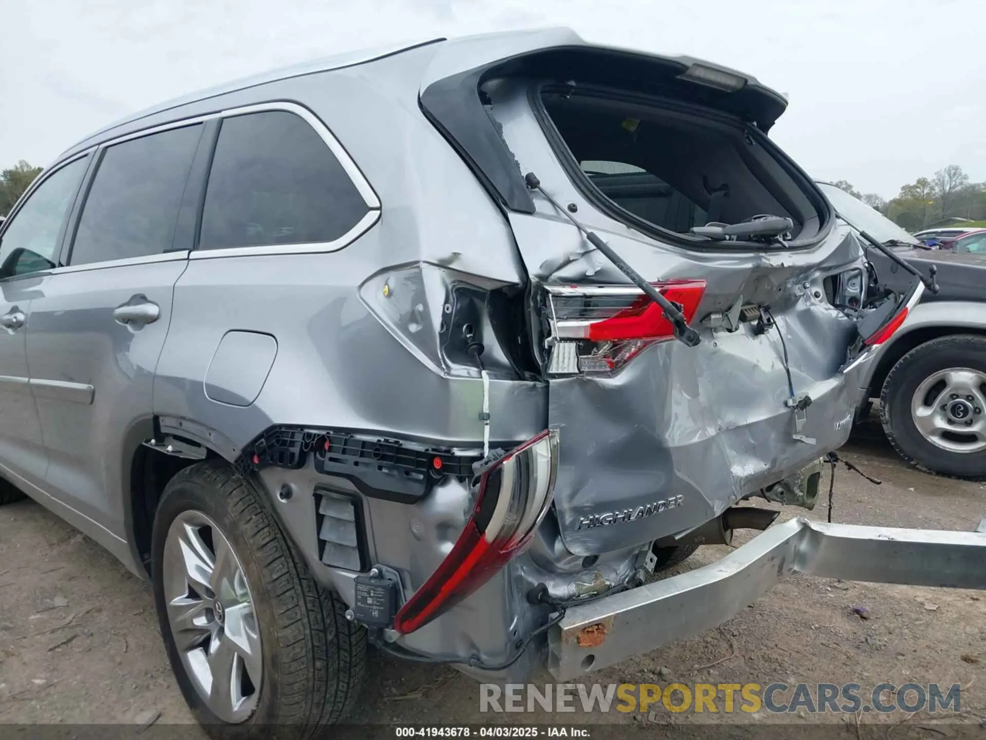 17 fotografías del automóvil dañado 5TDYZRFH4KS294657 TOYOTA HIGHLANDER 2019