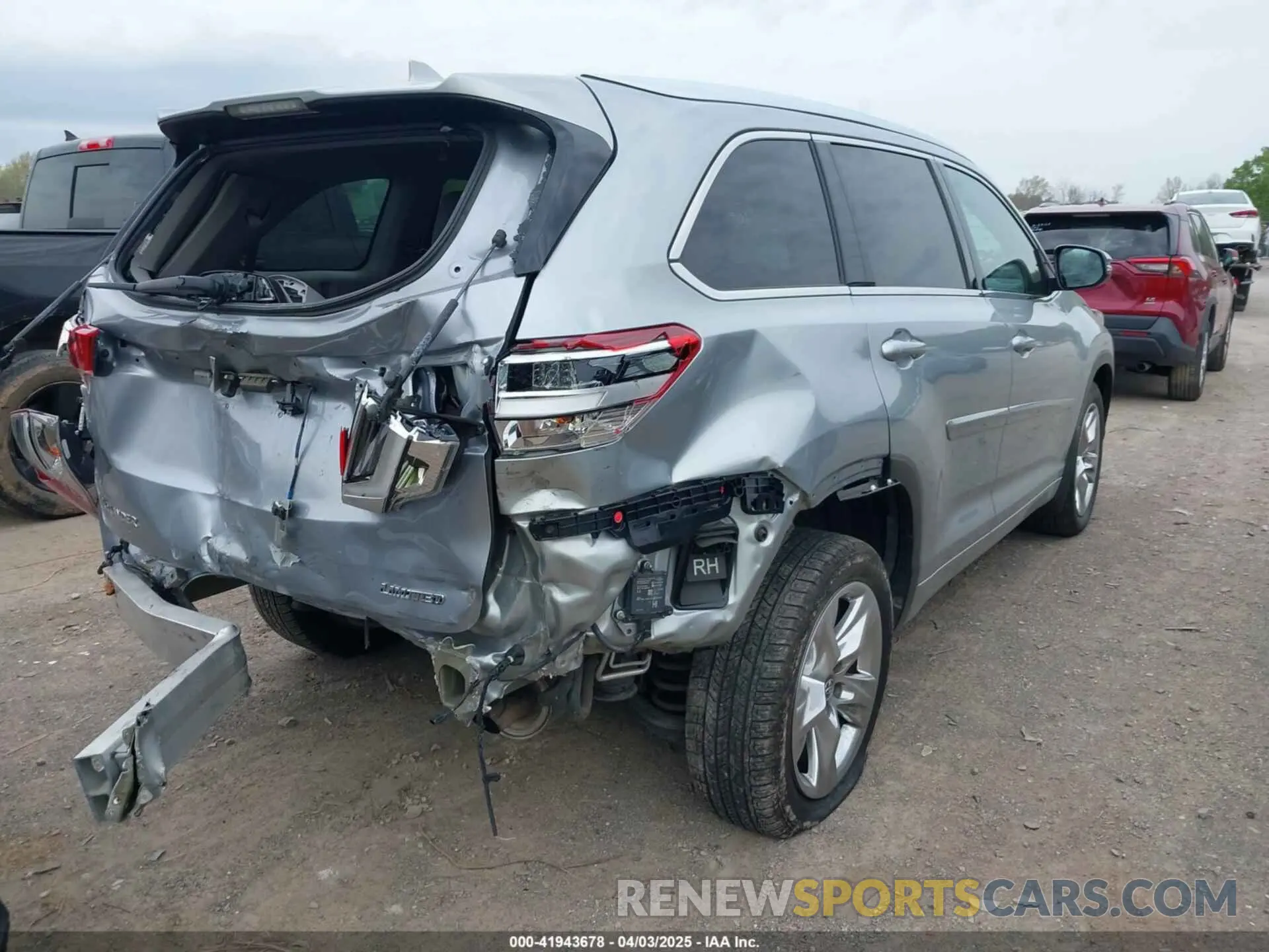 4 fotografías del automóvil dañado 5TDYZRFH4KS294657 TOYOTA HIGHLANDER 2019