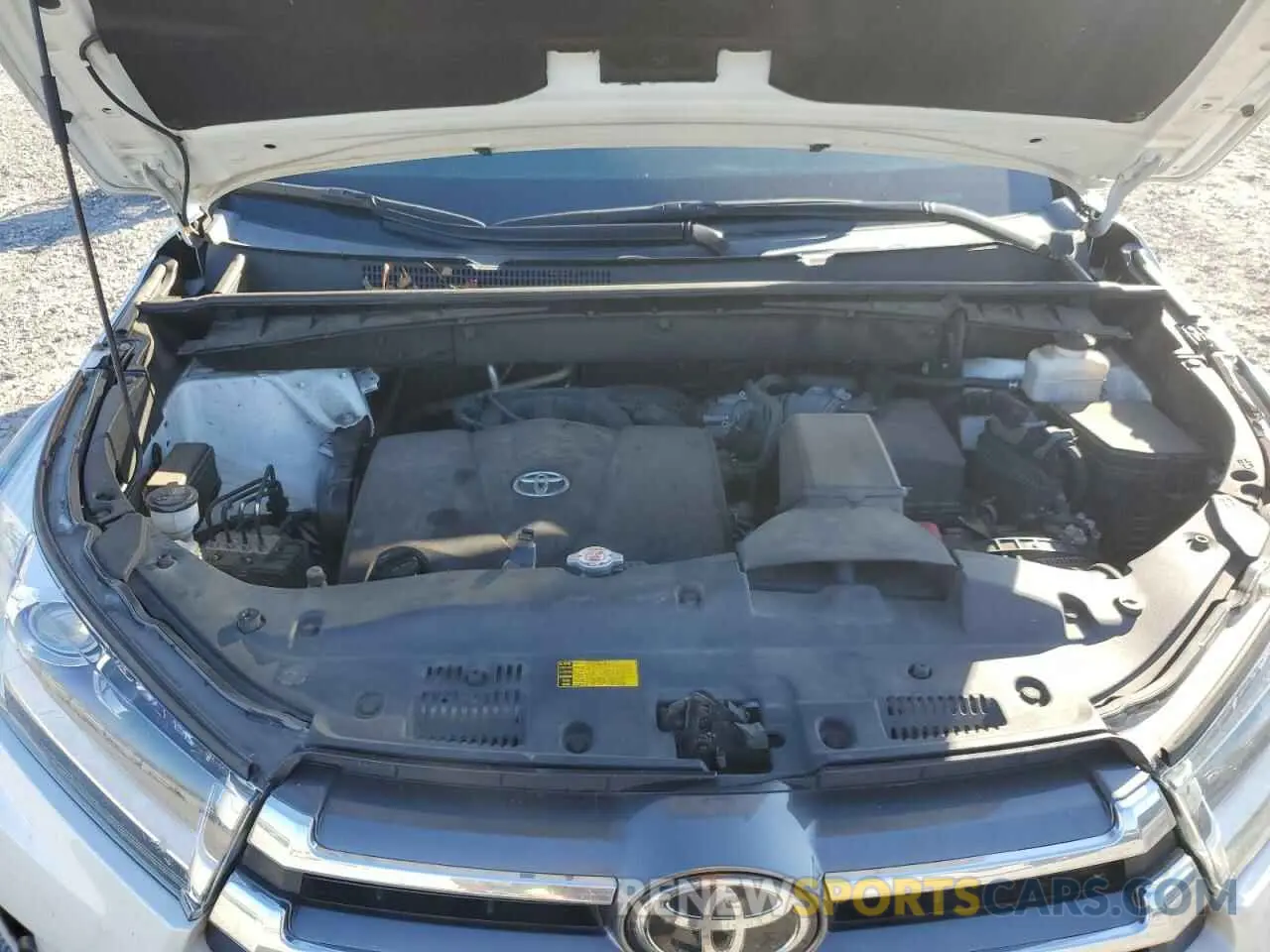 11 fotografías del automóvil dañado 5TDYZRFH4KS329505 TOYOTA HIGHLANDER 2019