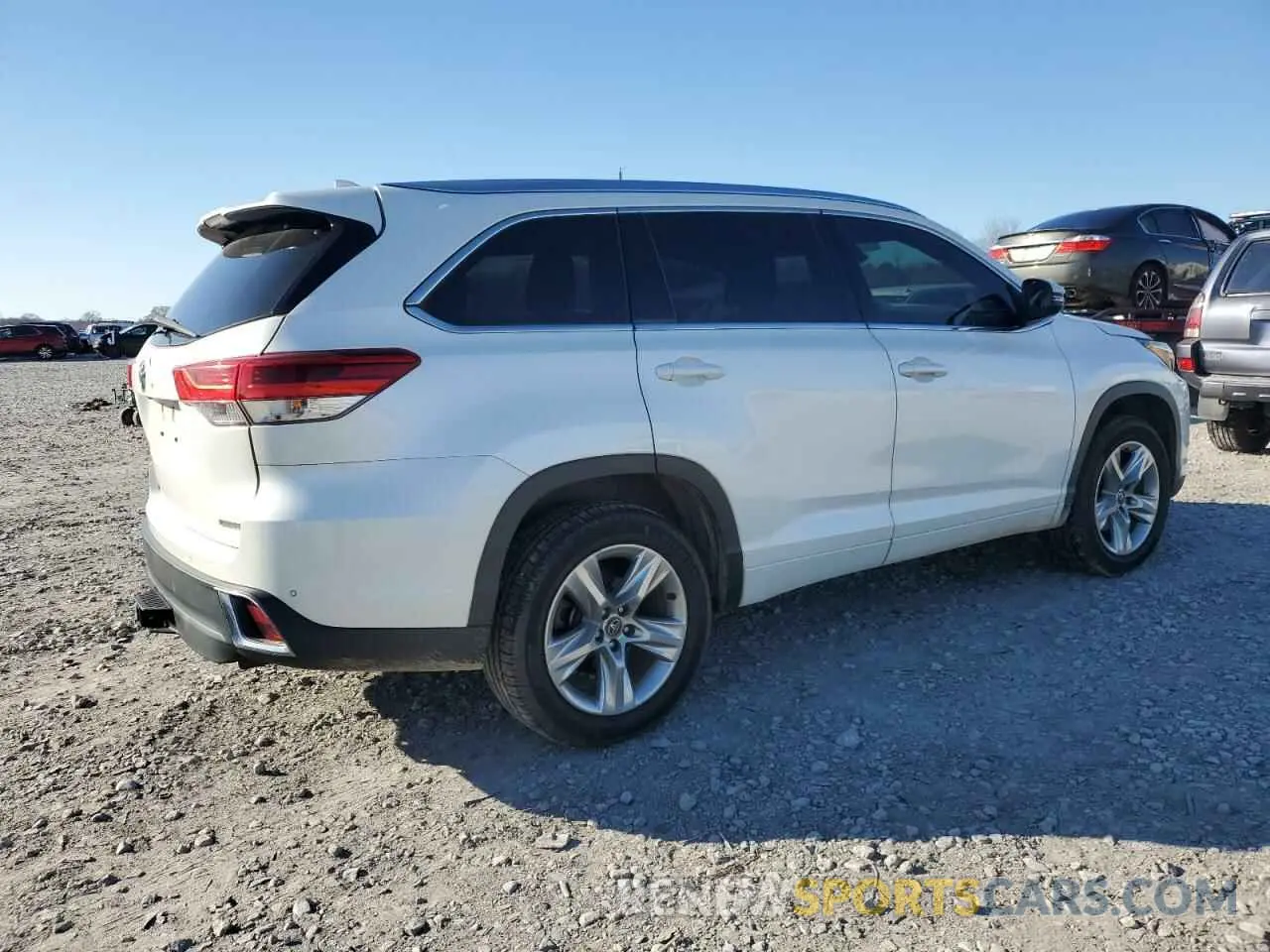3 fotografías del automóvil dañado 5TDYZRFH4KS329505 TOYOTA HIGHLANDER 2019
