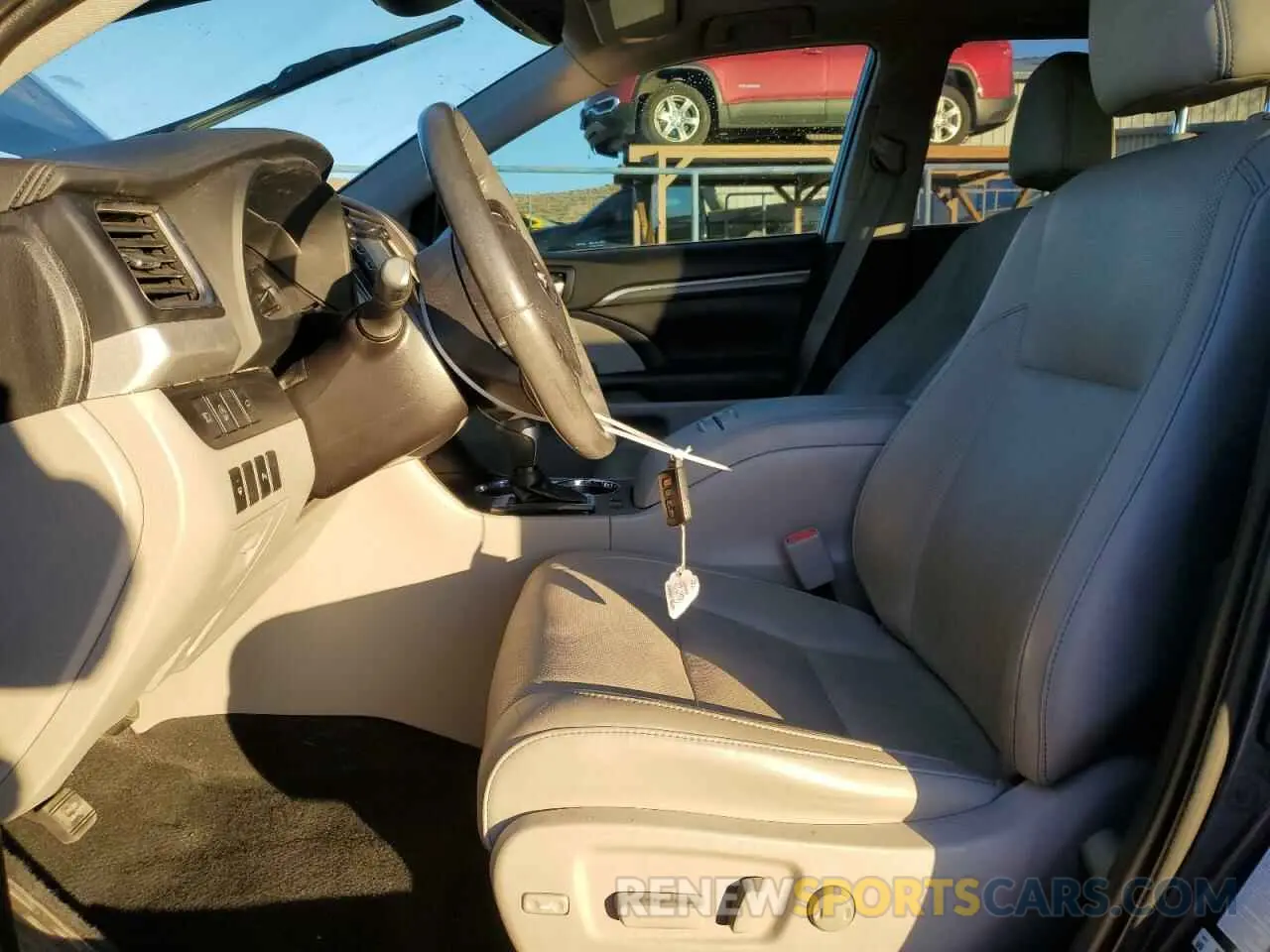 7 fotografías del automóvil dañado 5TDYZRFH4KS330766 TOYOTA HIGHLANDER 2019
