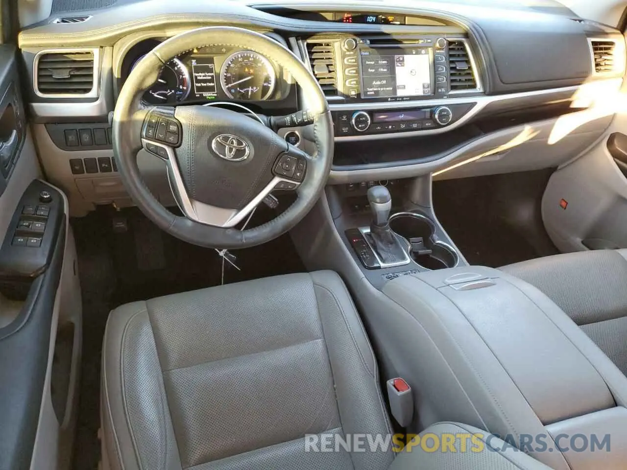 8 fotografías del automóvil dañado 5TDYZRFH4KS330766 TOYOTA HIGHLANDER 2019