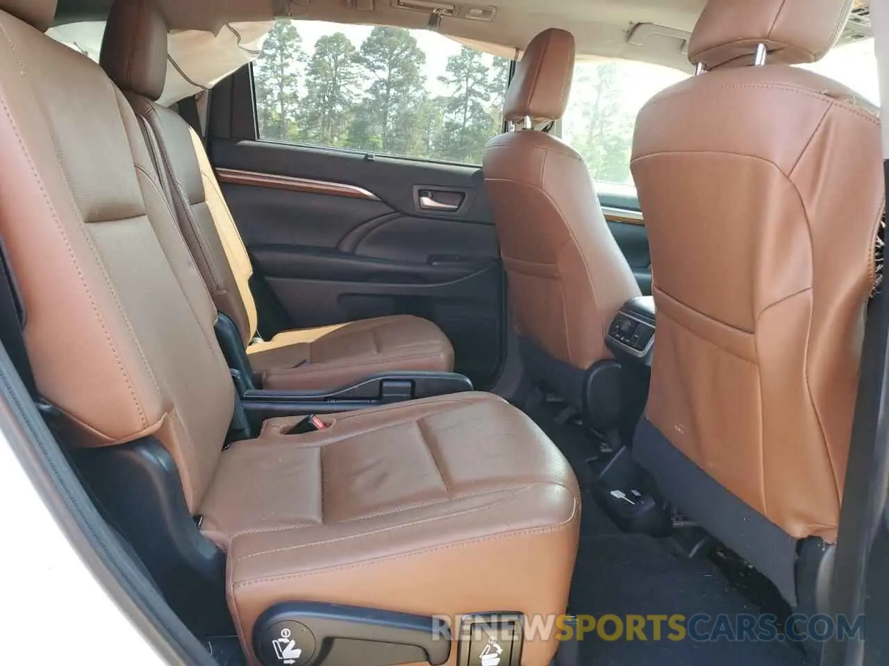 10 fotografías del automóvil dañado 5TDYZRFH5KS332655 TOYOTA HIGHLANDER 2019