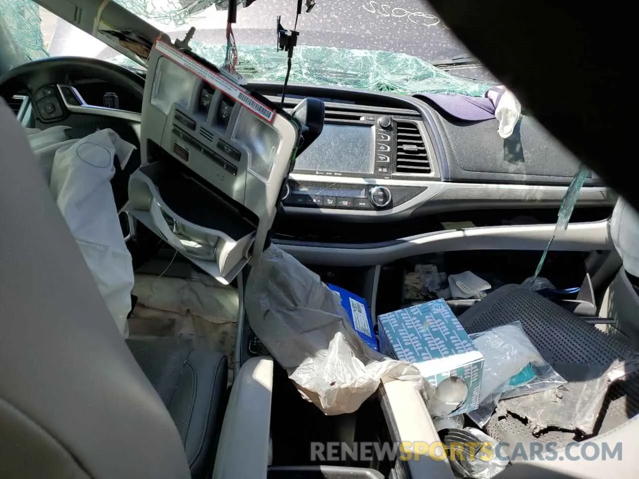 8 fotografías del automóvil dañado 5TDYZRFH6KS313807 TOYOTA HIGHLANDER 2019