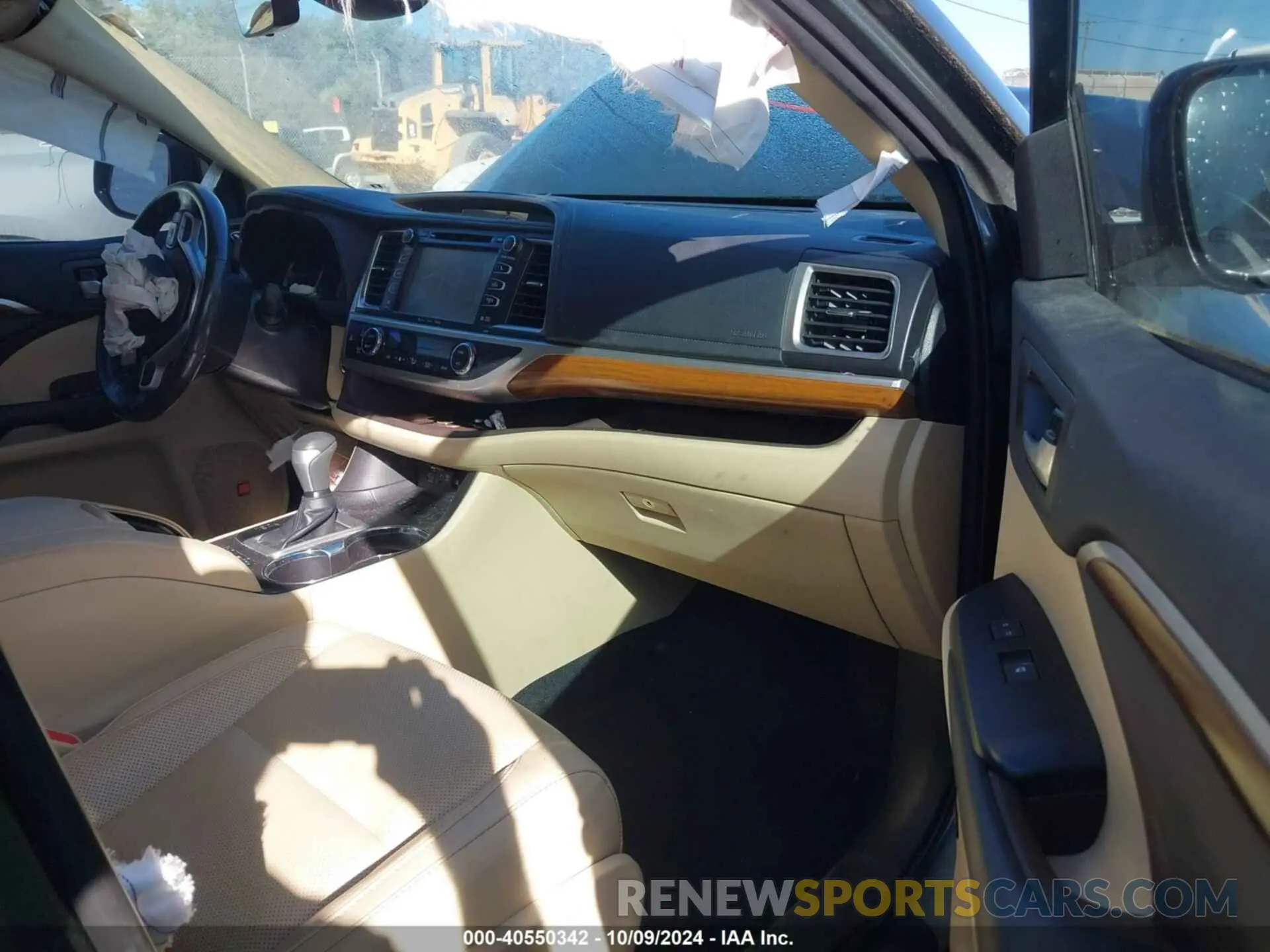 5 fotografías del automóvil dañado 5TDYZRFH7KS290800 TOYOTA HIGHLANDER 2019