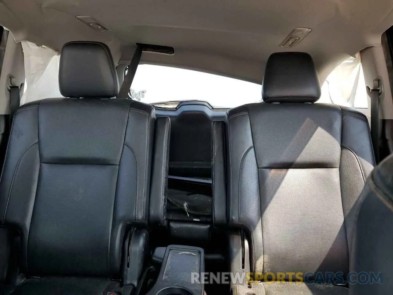 10 fotografías del automóvil dañado 5TDYZRFH7KS327358 TOYOTA HIGHLANDER 2019