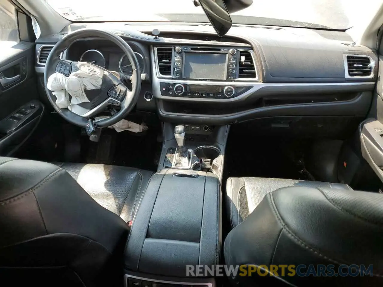 8 fotografías del automóvil dañado 5TDYZRFH7KS327358 TOYOTA HIGHLANDER 2019