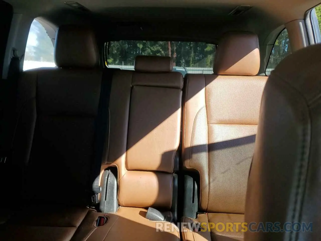10 fotografías del automóvil dañado 5TDYZRFH8KS293673 TOYOTA HIGHLANDER 2019