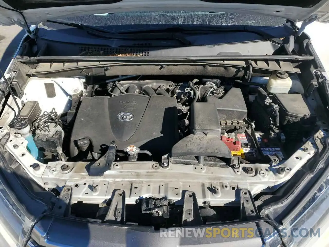 12 fotografías del automóvil dañado 5TDYZRFH8KS293673 TOYOTA HIGHLANDER 2019
