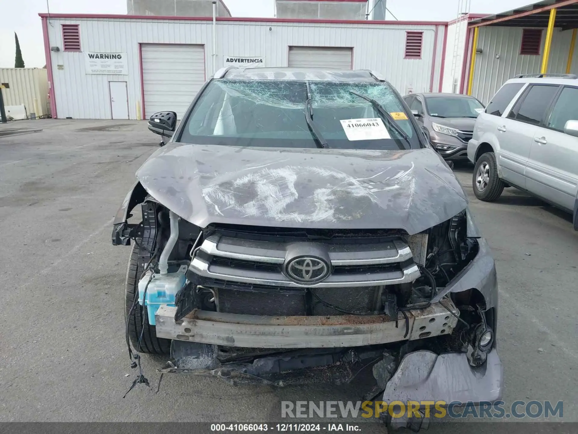 13 fotografías del automóvil dañado 5TDYZRFH8KS327403 TOYOTA HIGHLANDER 2019