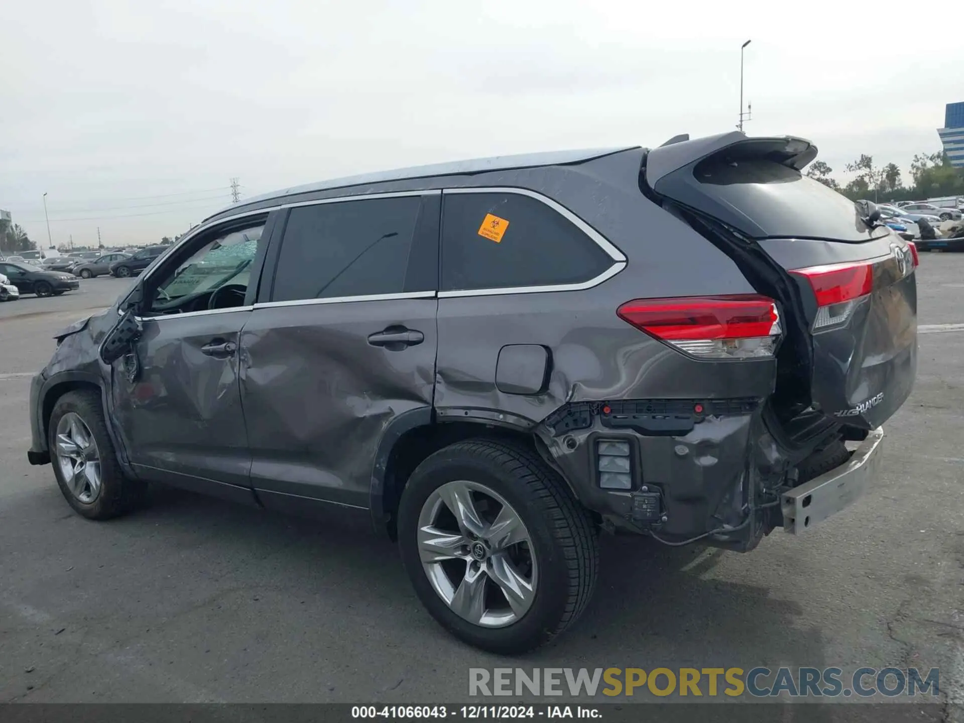 15 fotografías del automóvil dañado 5TDYZRFH8KS327403 TOYOTA HIGHLANDER 2019