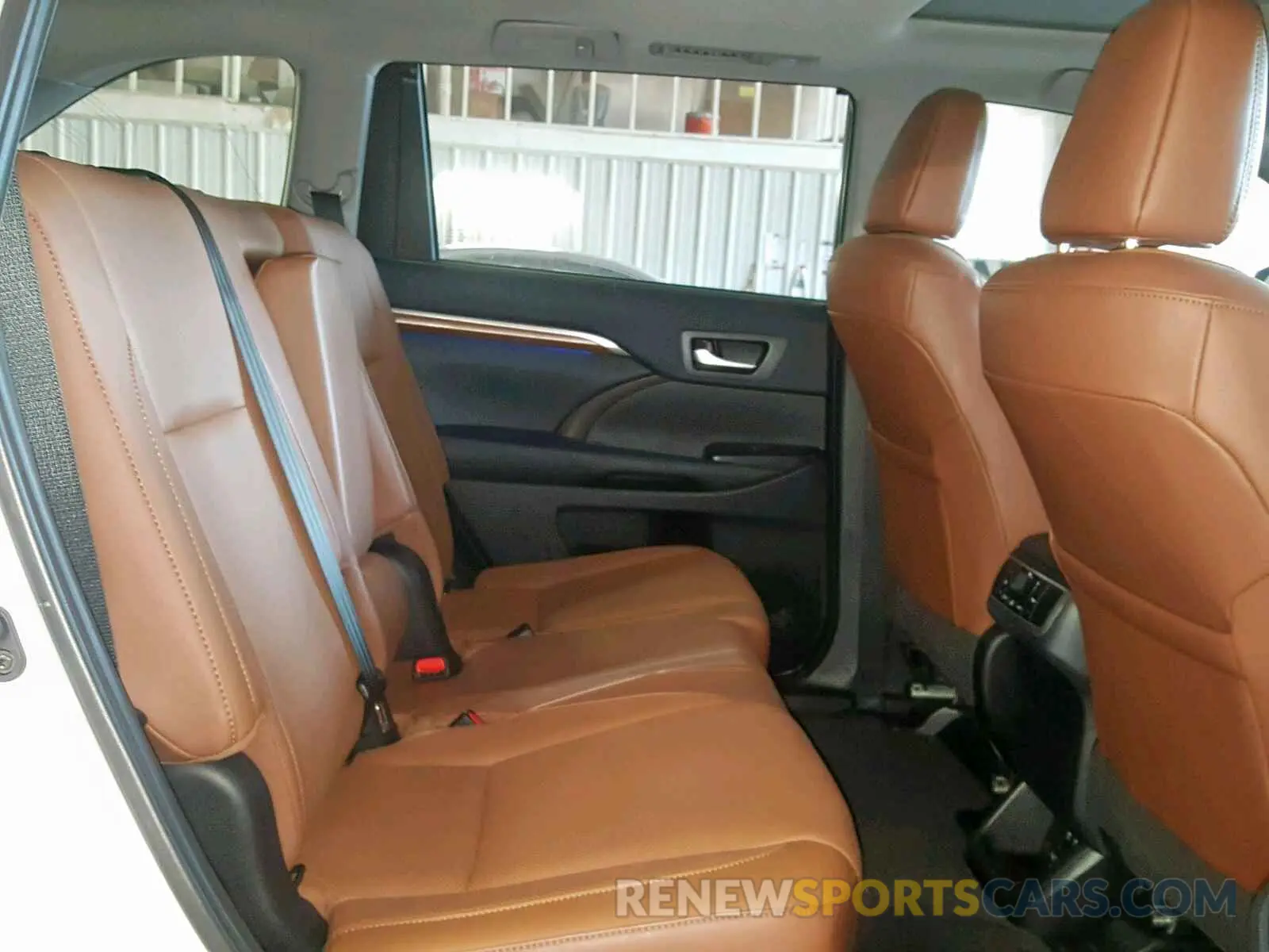 6 fotografías del automóvil dañado 5TDYZRFHXKS300123 TOYOTA HIGHLANDER 2019