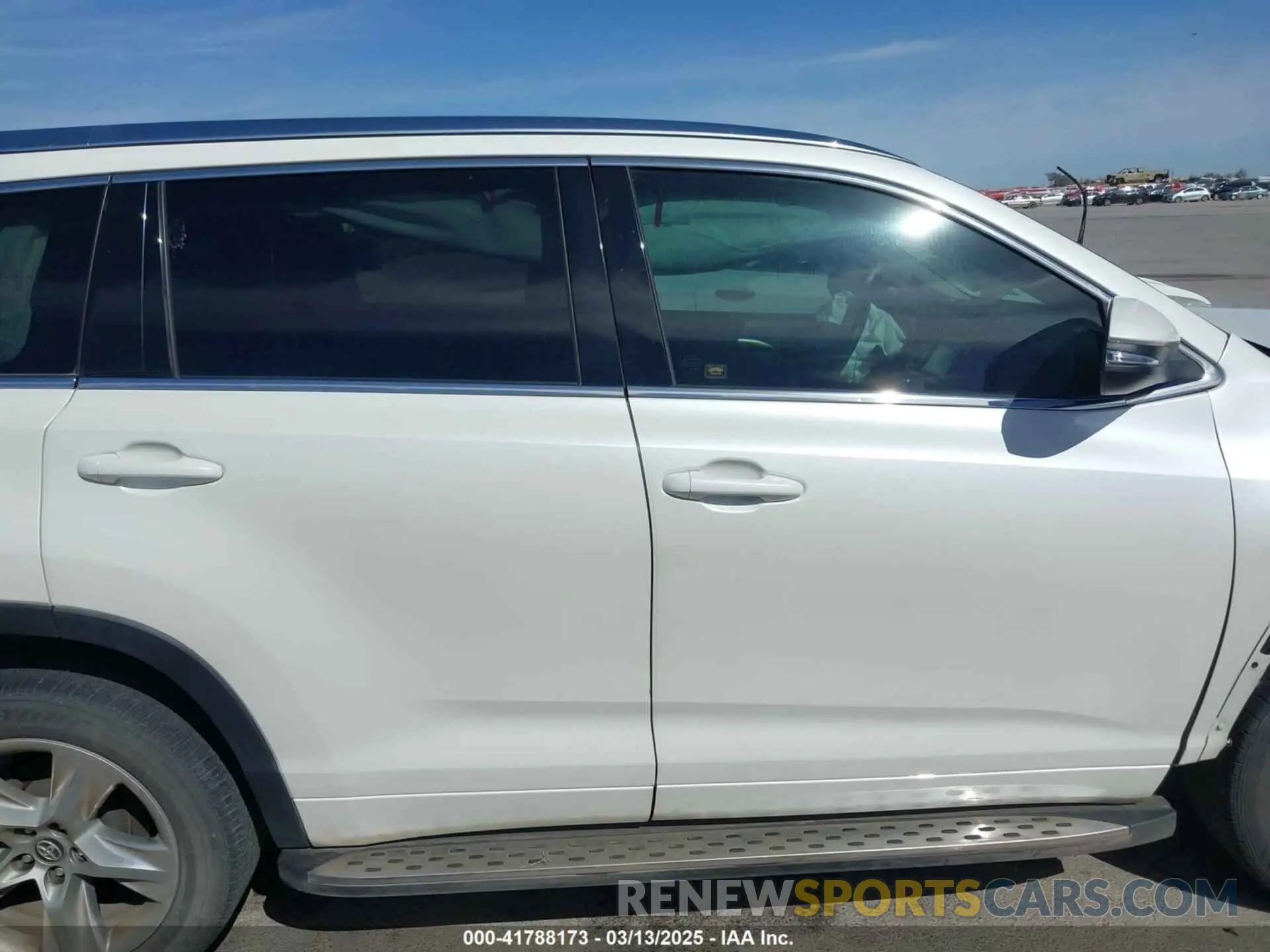 14 fotografías del automóvil dañado 5TDYZRFHXKS339553 TOYOTA HIGHLANDER 2019