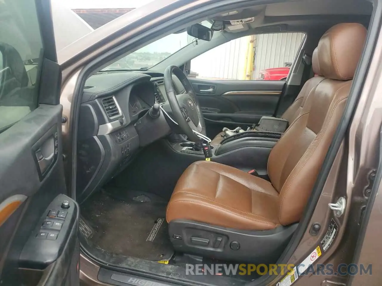 7 fotografías del automóvil dañado 5TDYZRFHXKS351525 TOYOTA HIGHLANDER 2019