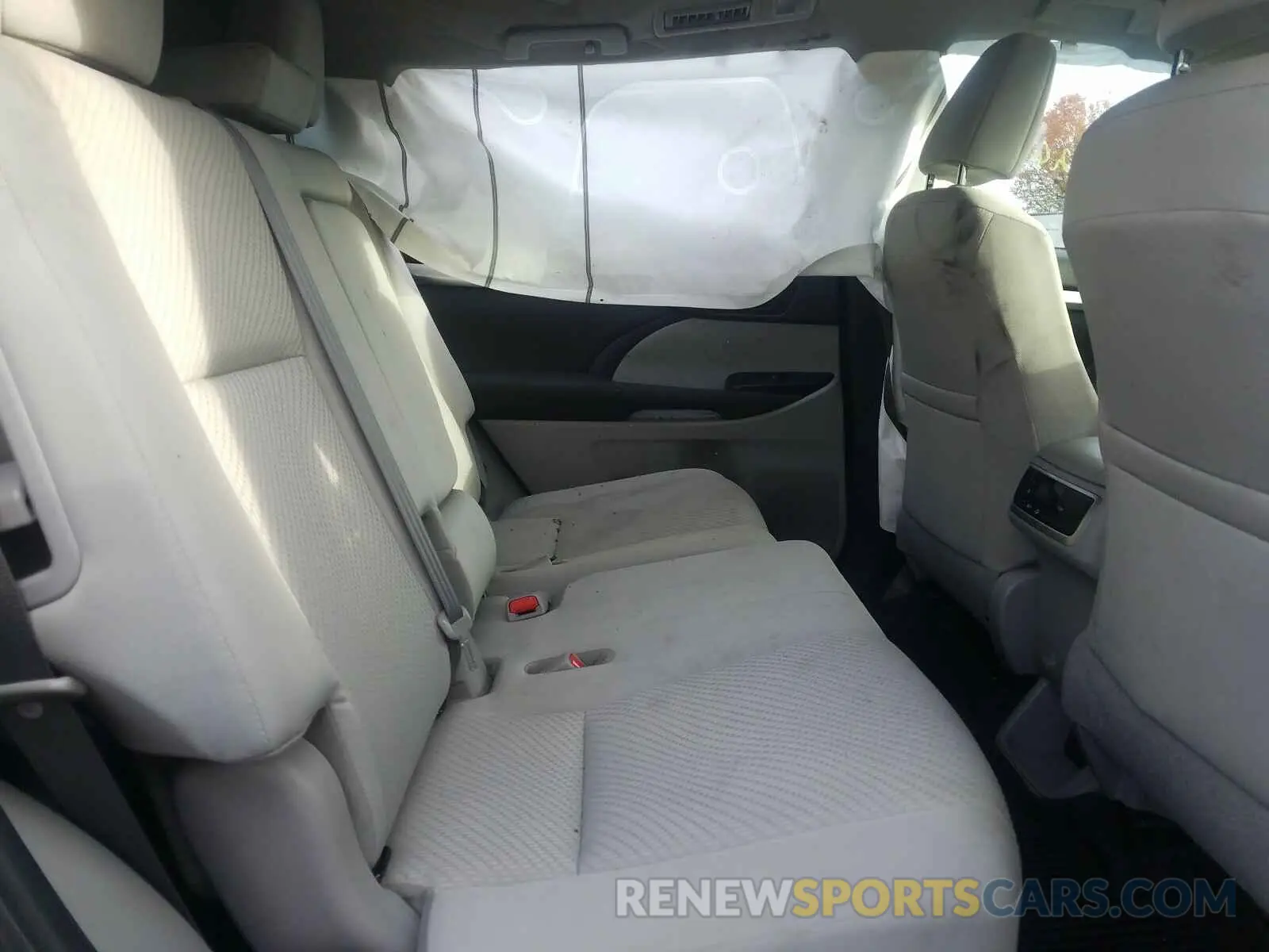6 fotografías del automóvil dañado 5TDZARFH0KS043341 TOYOTA HIGHLANDER 2019