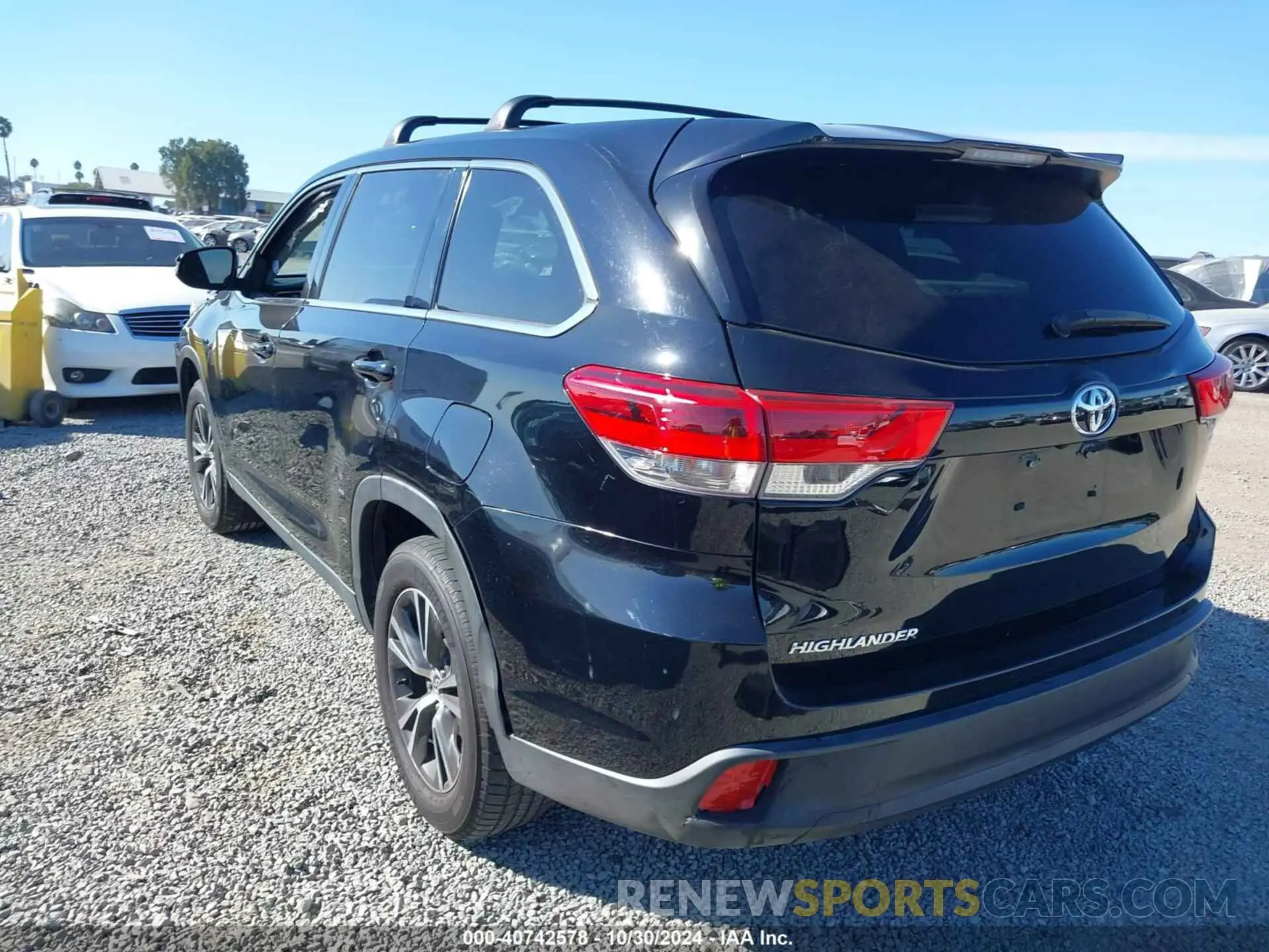 3 fotografías del automóvil dañado 5TDZARFH0KS057448 TOYOTA HIGHLANDER 2019