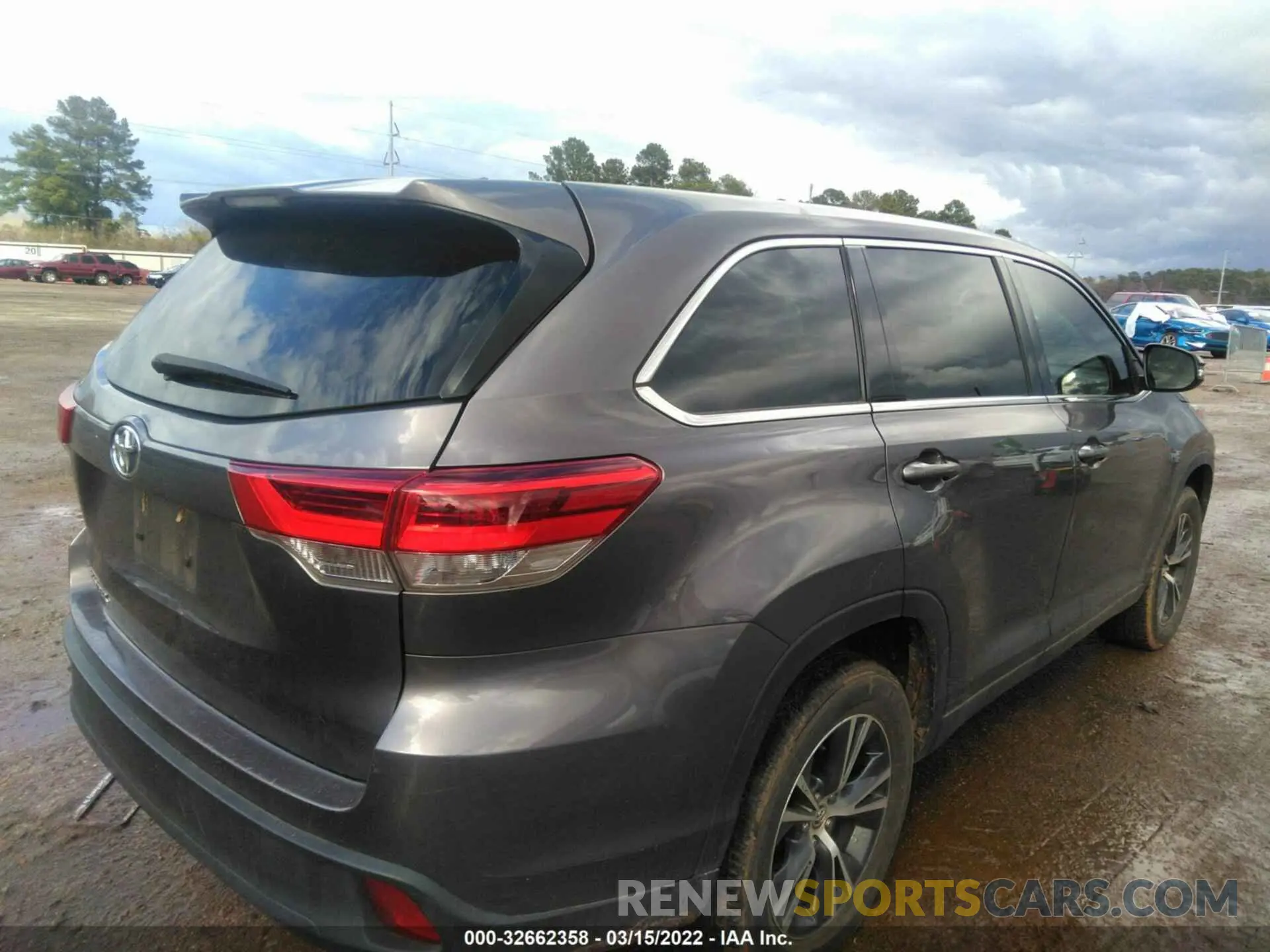 4 fotografías del automóvil dañado 5TDZARFH1KS045664 TOYOTA HIGHLANDER 2019