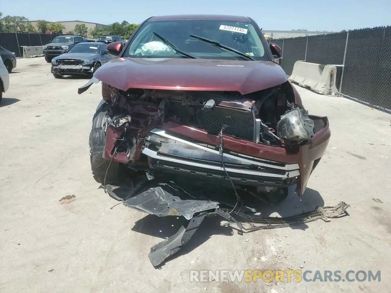 5 fotografías del automóvil dañado 5TDZARFH1KS045731 TOYOTA HIGHLANDER 2019