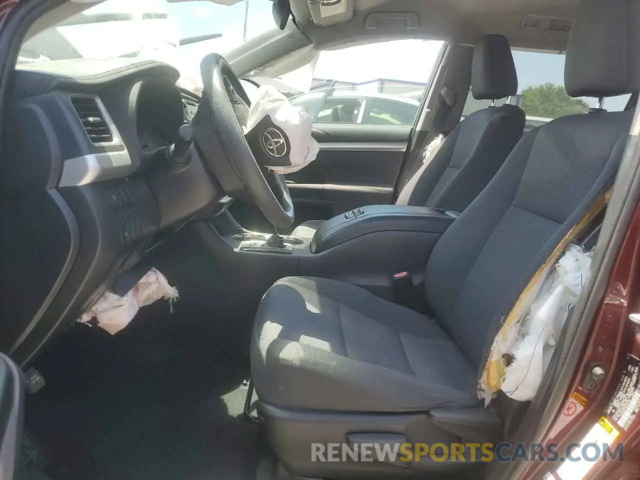 7 fotografías del automóvil dañado 5TDZARFH1KS045731 TOYOTA HIGHLANDER 2019